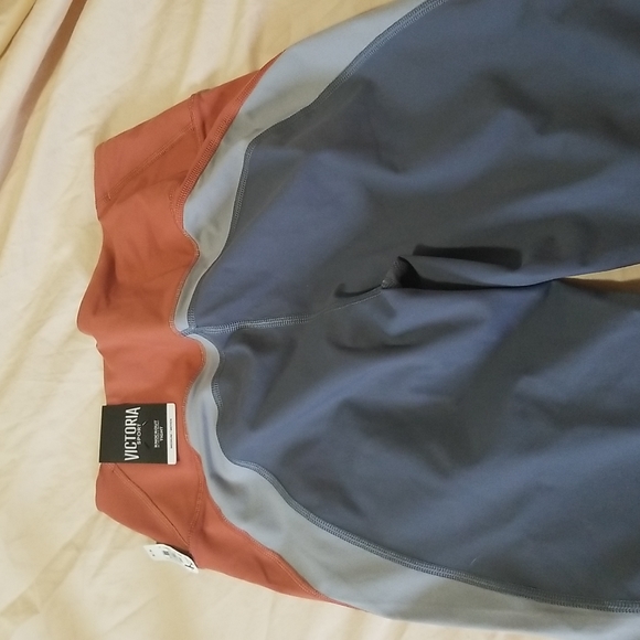 SALE KNOCKOUT LEGGINGS SIZE MEDIUM - Picture 3 of 3